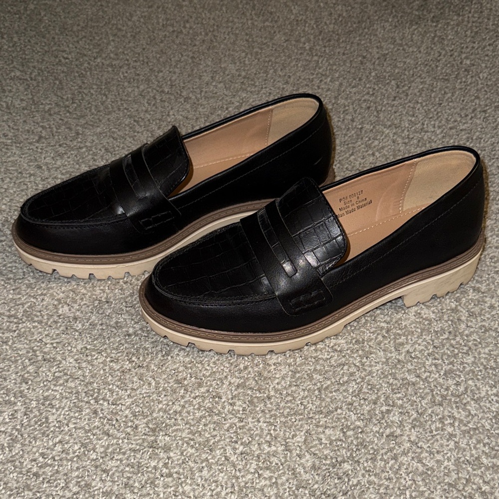 Journee Kenly Penny Loafer, W8